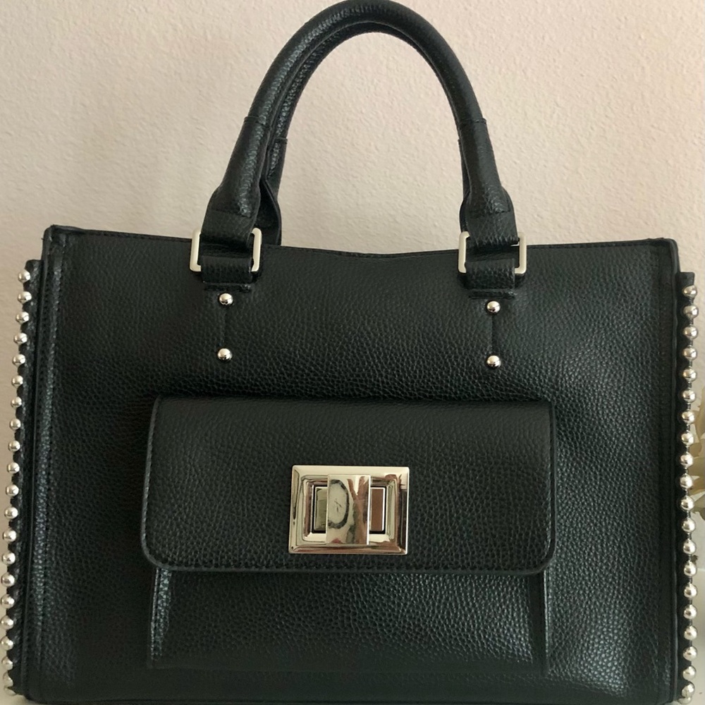Steve Madden black handbag with adjustable crossbody/shoulder strap. - Picture 2 of 9